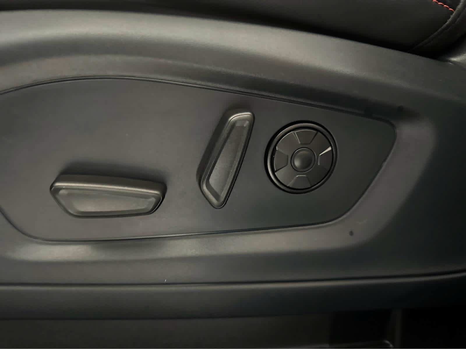 Used 2025 Ford Explorer ST-Line w/ Premium Package AWD/4WD image 18