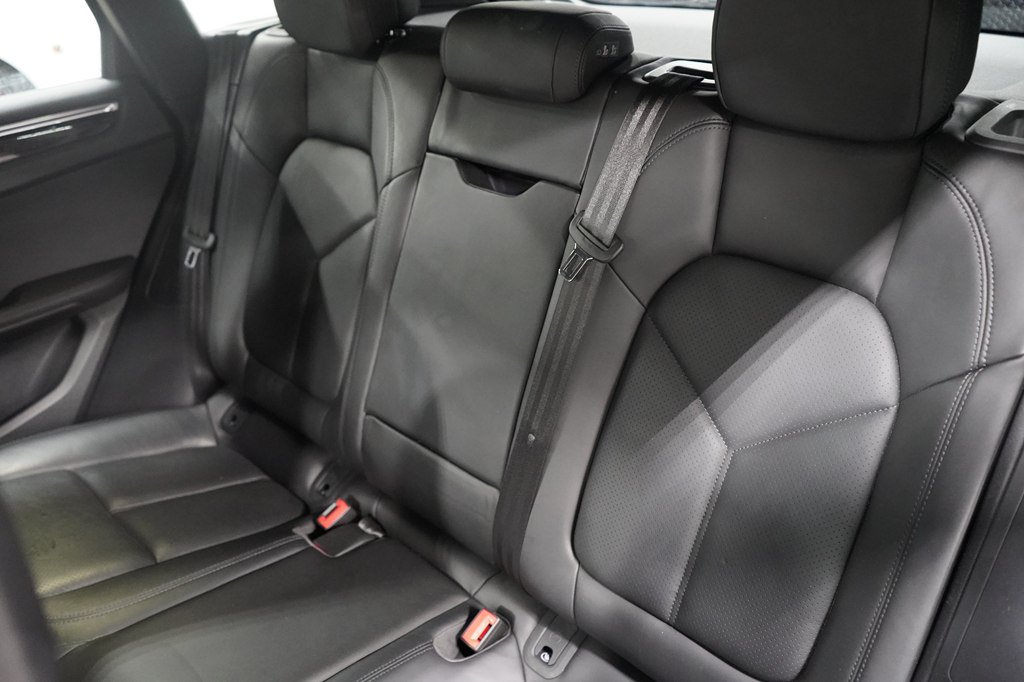 Used 2023 Porsche Macan S AWD/4WD image 16