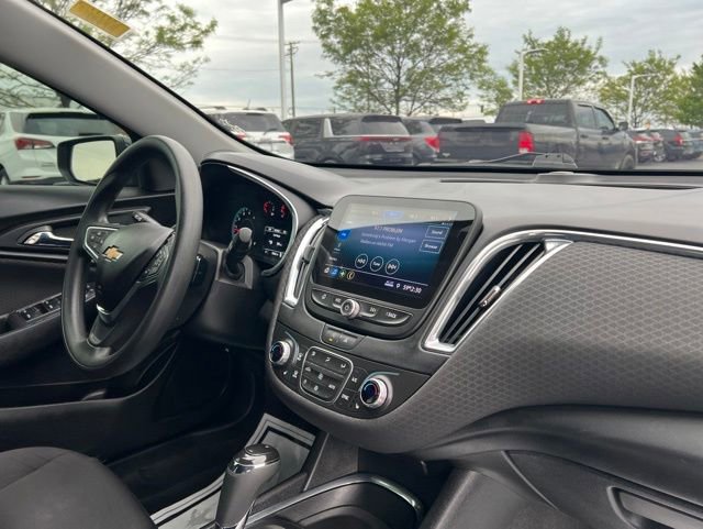 Used 2020 Chevrolet Malibu LT FWD image 31