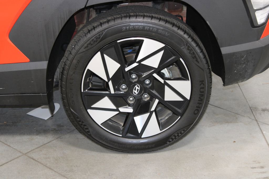 Used 2024 Hyundai Kona SEL image 17