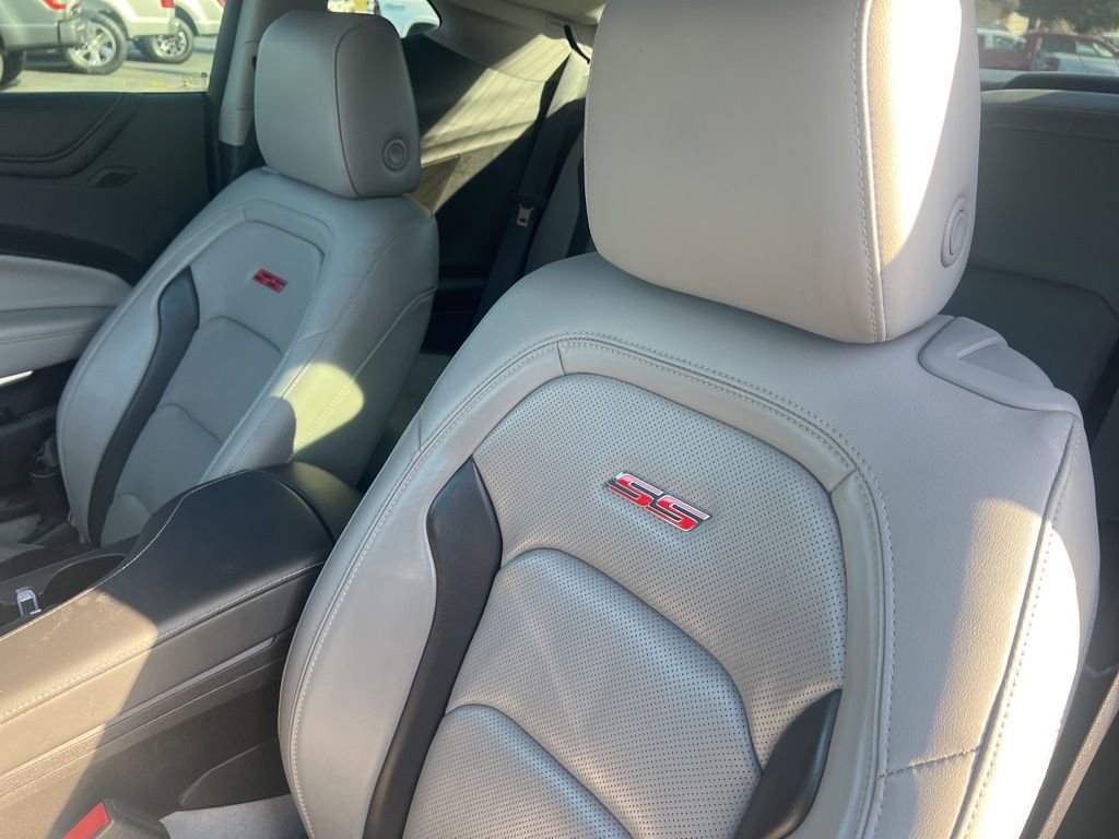 Used 2018 Chevrolet Camaro SS RWD image 9