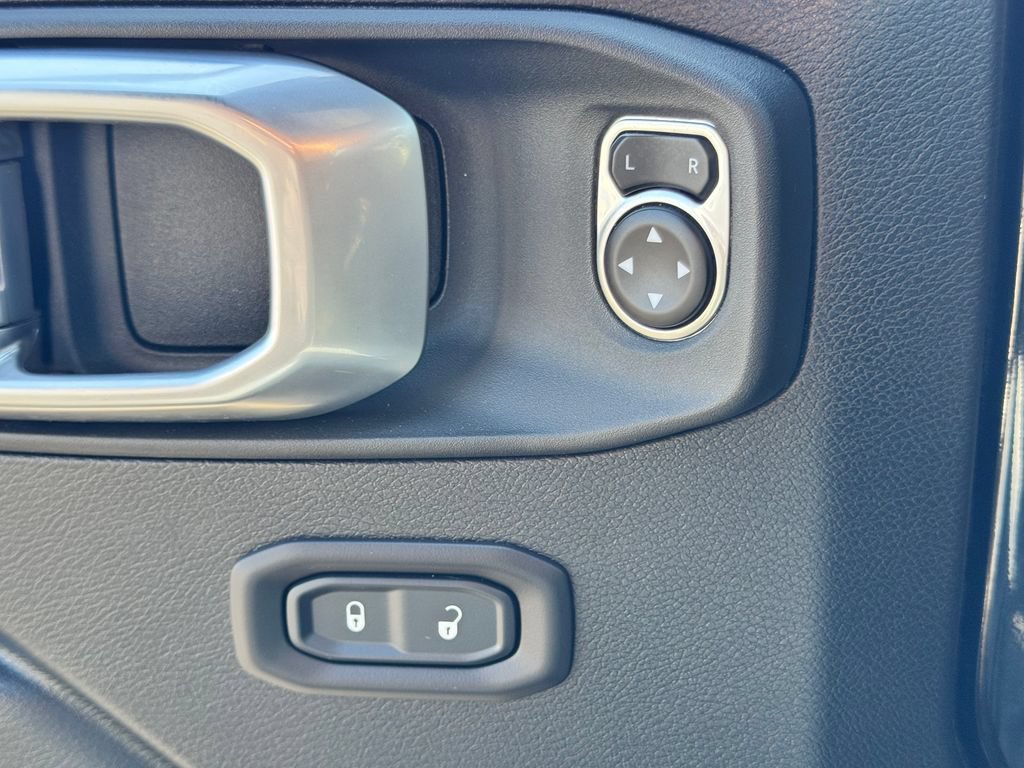 Used 2021 Jeep Wrangler Unlimited Rubicon AWD/4WD image 28