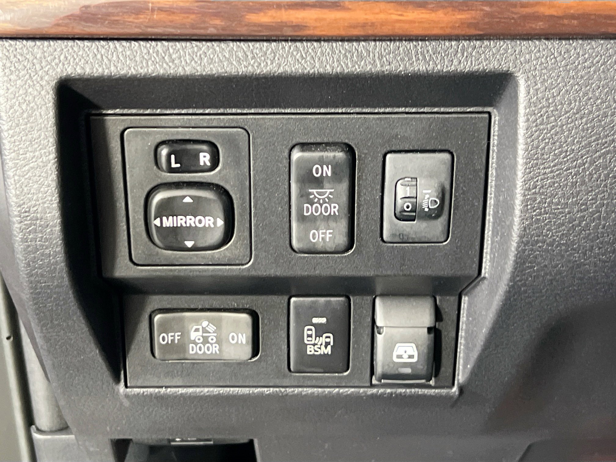 Used 2016 Toyota Tundra Limited image 10