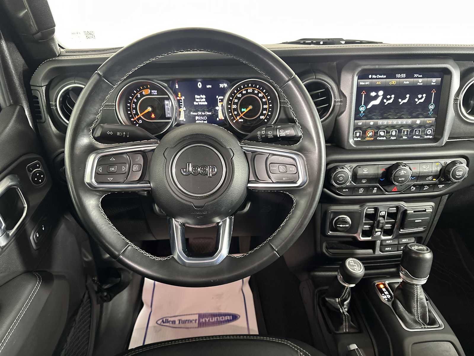 Used 2020 Jeep Wrangler Unlimited Sahara image 22
