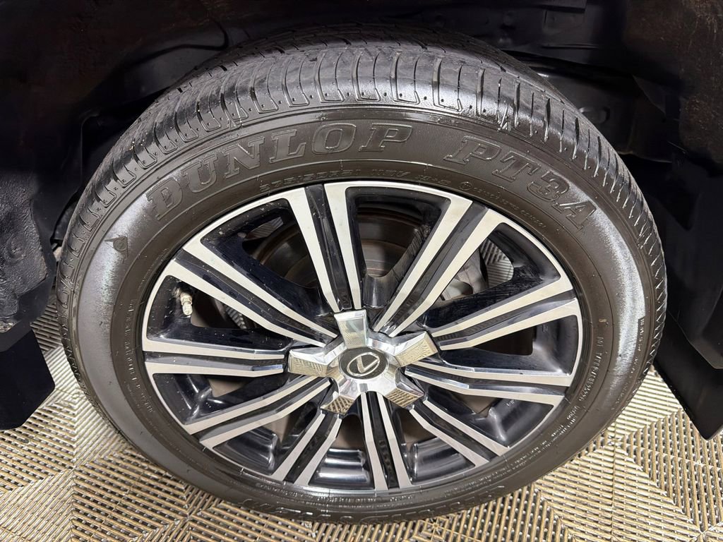Used 2019 Lexus LX 570 4WD w/ Luxury Package image 23