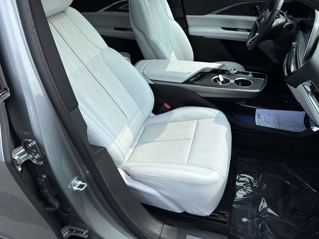 Certified 2024 Cadillac Lyriq Sport AWD/4WD image 7