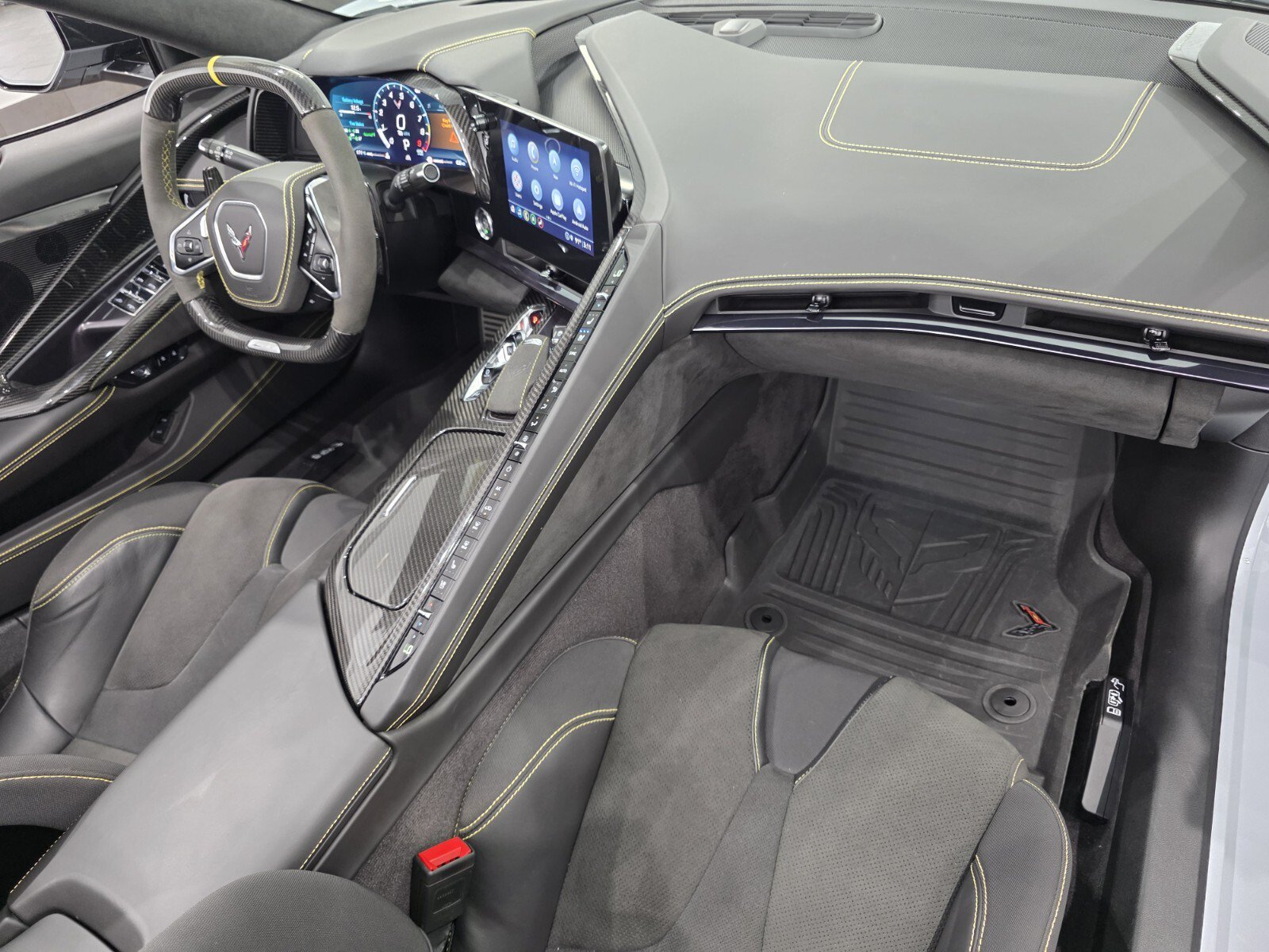 Used 2023 Chevrolet Corvette Z06 w/ Z07 Performance Package RWD image 31