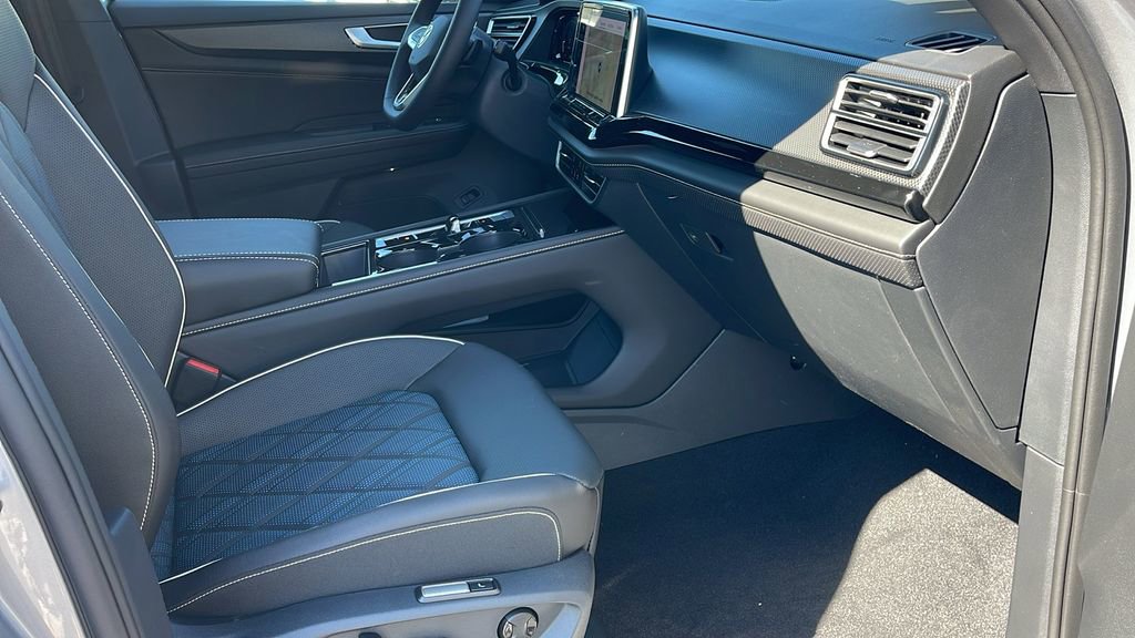 New 2025 Volkswagen Atlas Cross Sport SEL Premium R-Line image 34