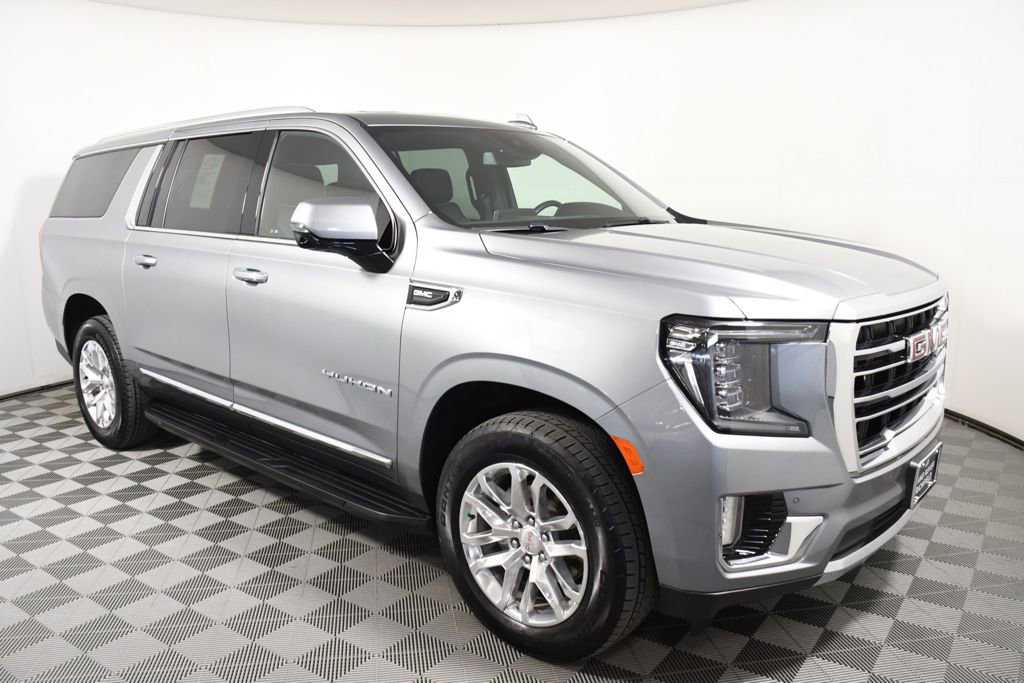 Used 2023 GMC Yukon XL SLT w/ SLT Premium Package image 8