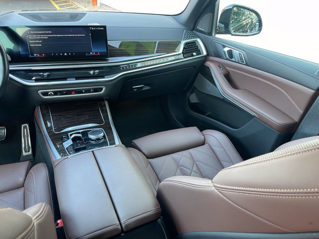Used 2024 BMW X5 xDrive40i w/ M Sport Package AWD/4WD image 10