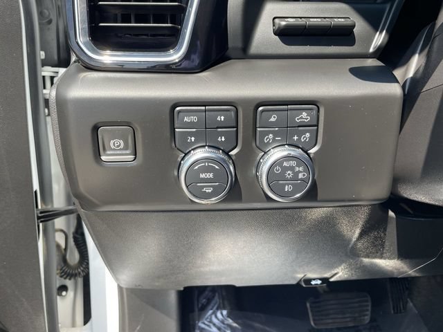 Used 2024 GMC Sierra 1500 Denali w/ Technology Package AWD/4WD image 17