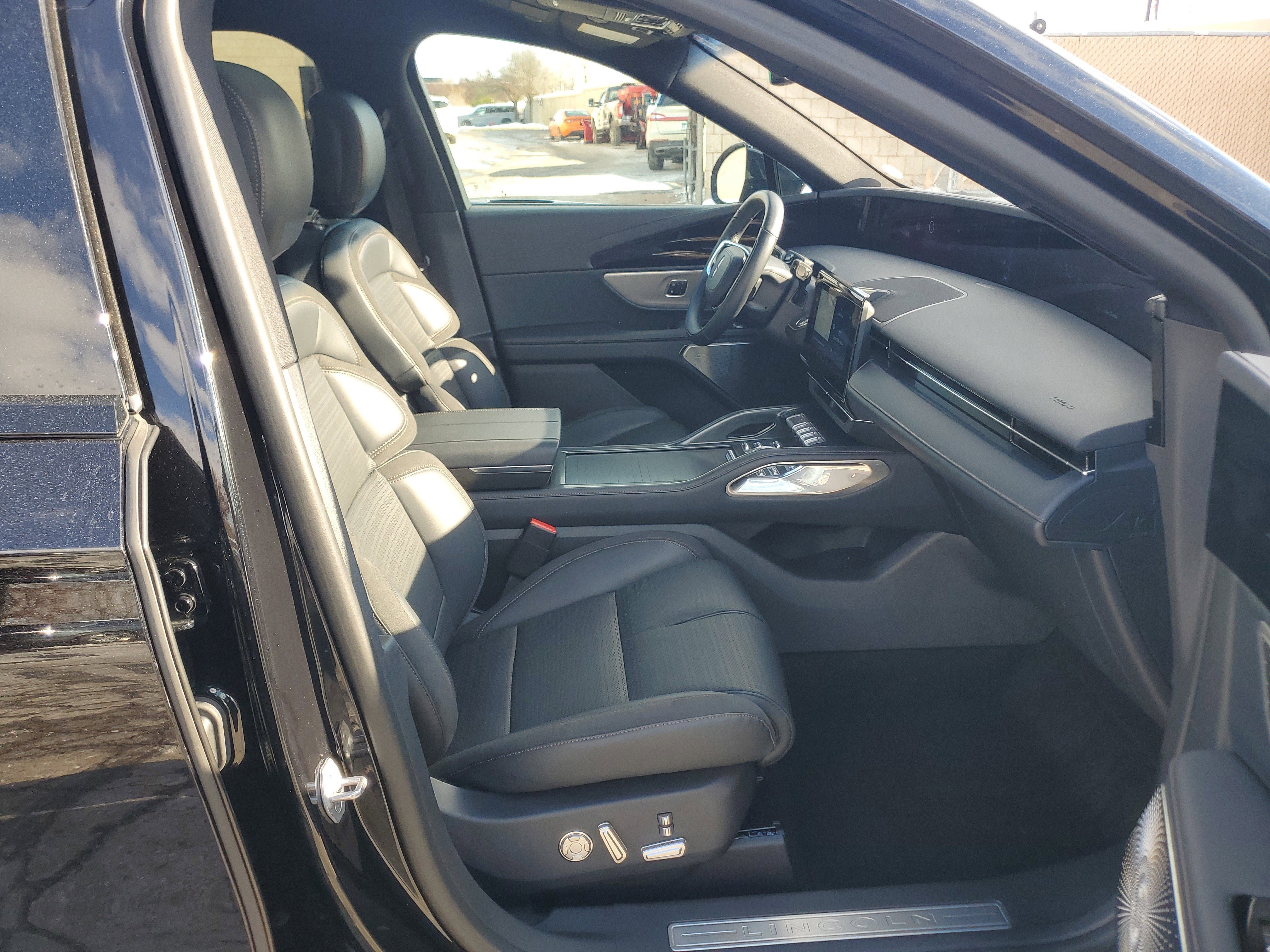 Certified 2024 Lincoln Nautilus Reserve w/ Equipment Group 203A image 9