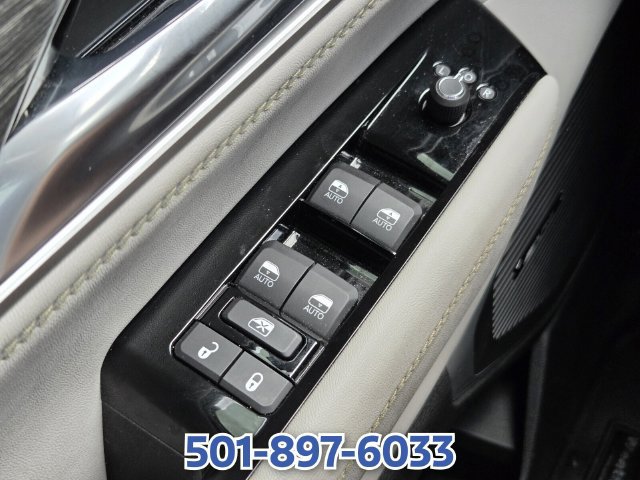 Used 2023 Jeep Wagoneer L Series II w/ Premium Group I AWD/4WD image 30