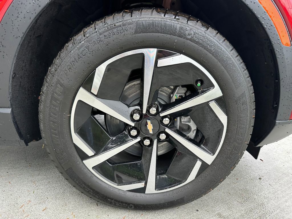 New 2026 Chevrolet Equinox EV LT image 9