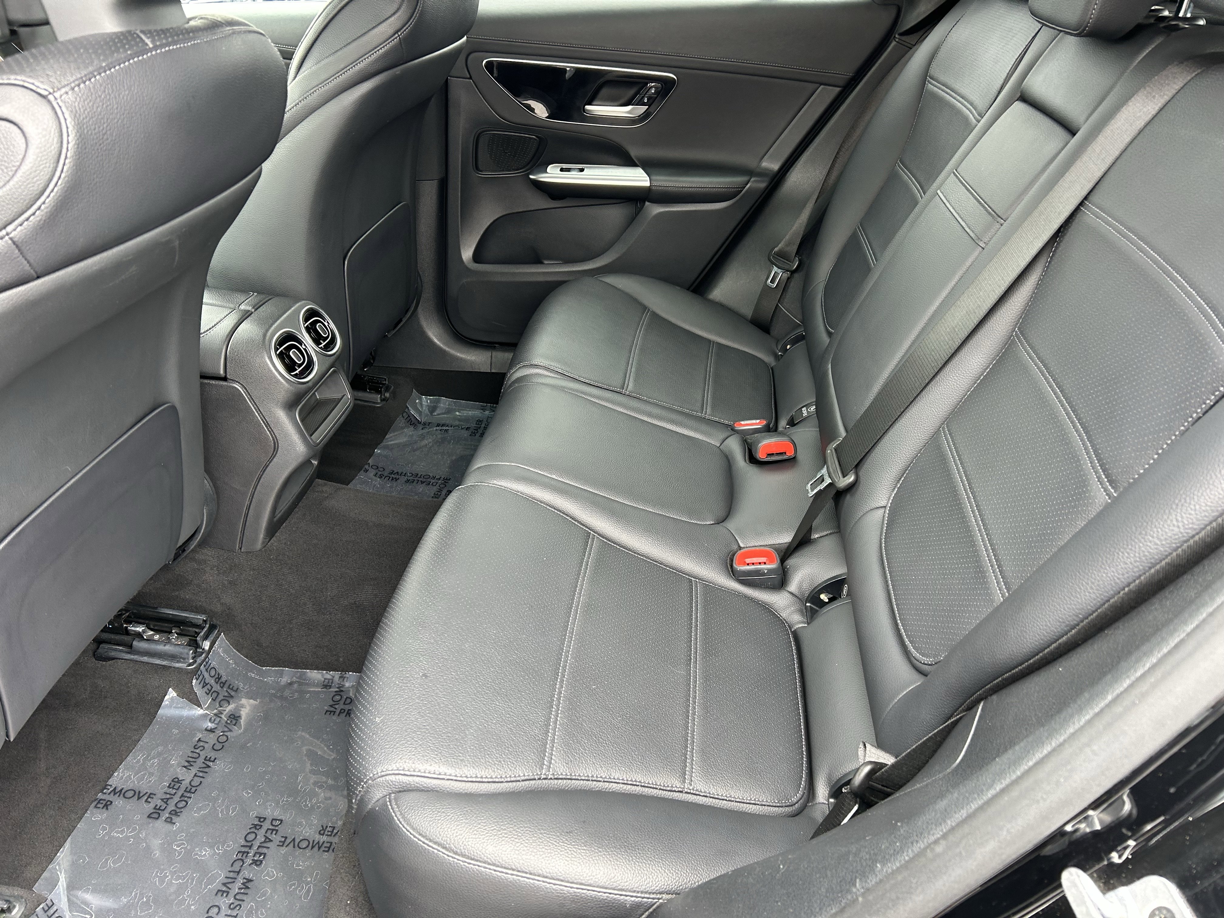 Used 2024 Mercedes-Benz GLC 300 image 13