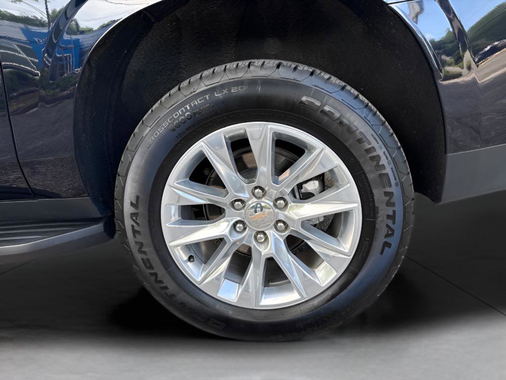 Used 2024 Chevrolet Suburban Premier AWD/4WD image 8