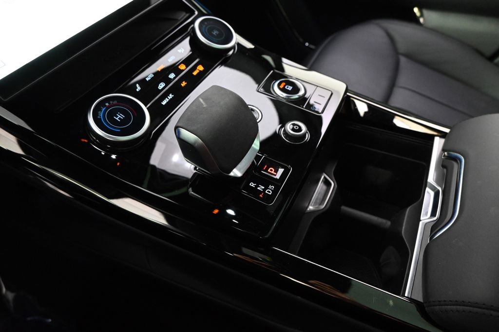 Used 2023 Land Rover Range Rover Sport SE Dynamic image 34