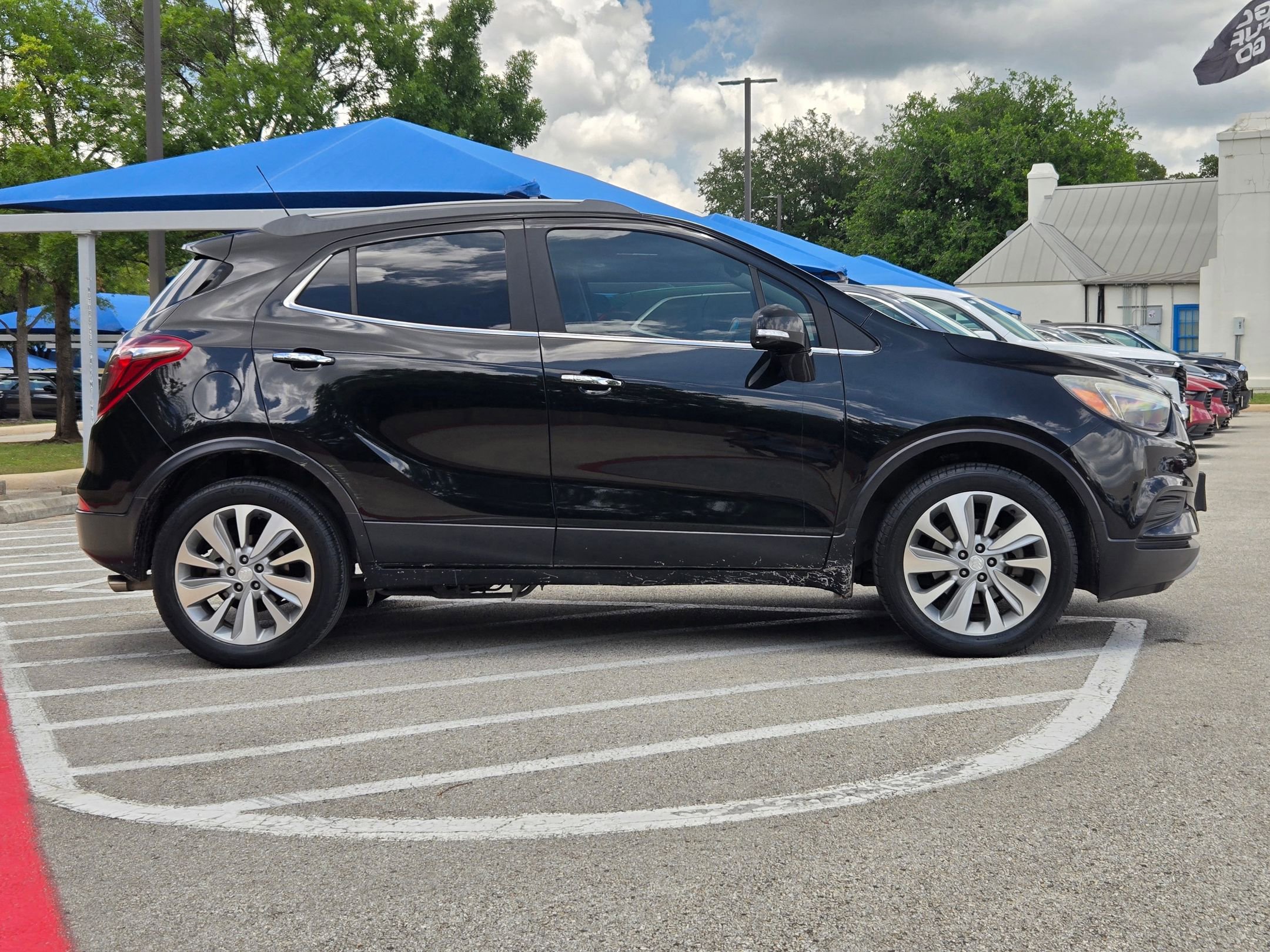 Used 2018 Buick Encore Preferred FWD image 2