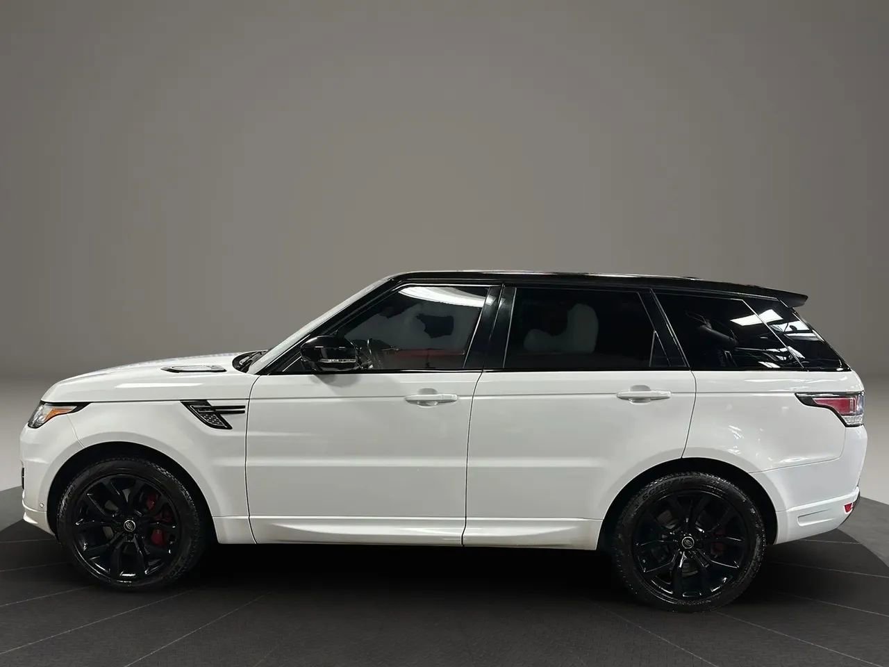 Used 2014 Land Rover Range Rover Sport Autobiography image 2