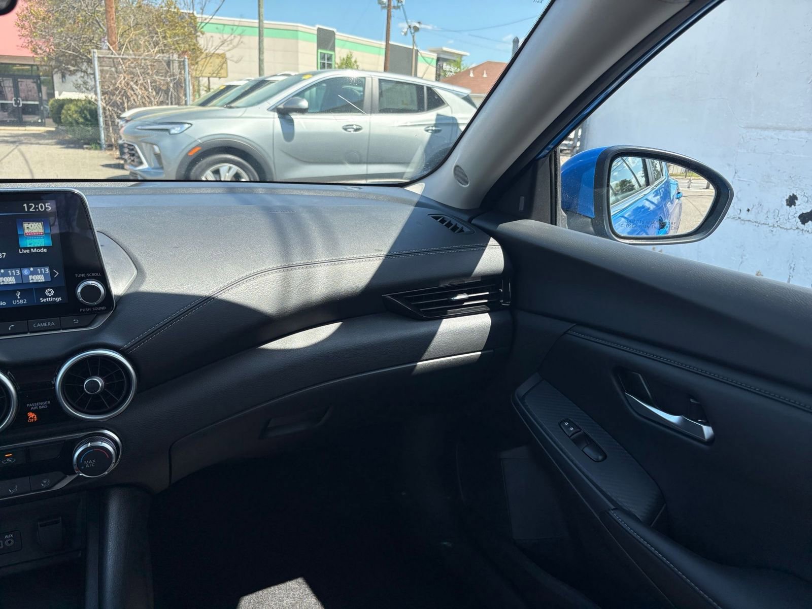 Used 2025 Nissan Sentra SV FWD image 33