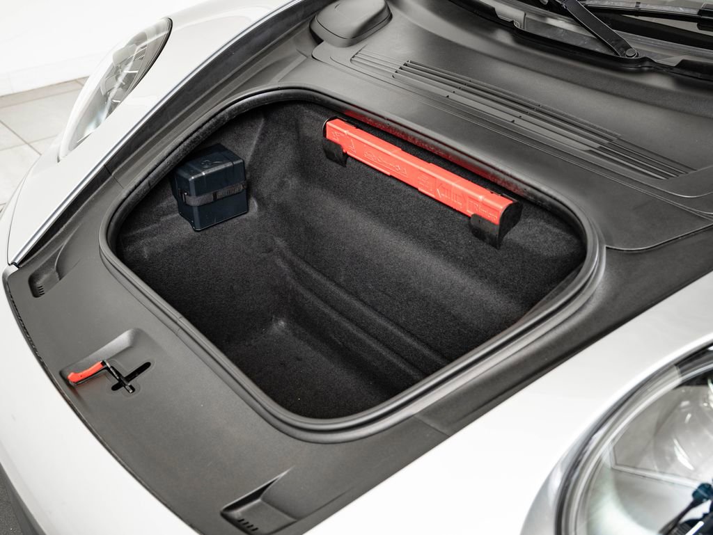 Certified 2025 Porsche 911 Carrera GTS RWD image 22
