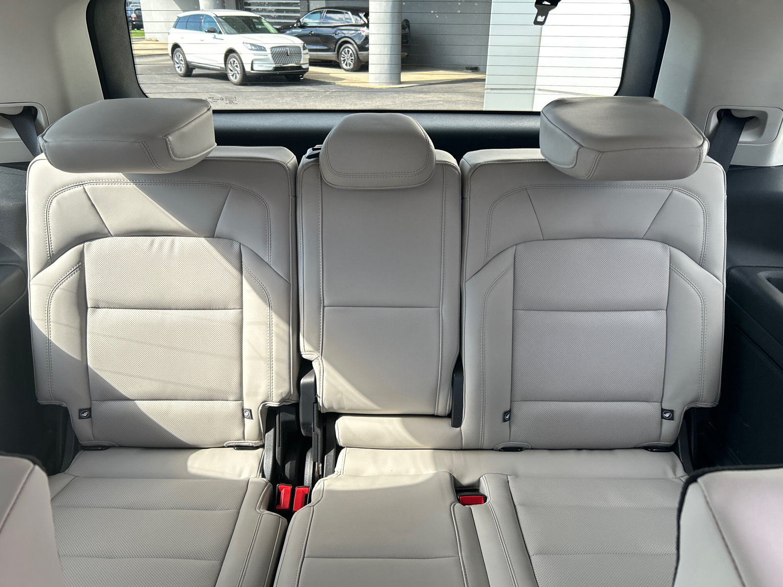 New 2026 Lincoln Navigator Premiere AWD/4WD image 30