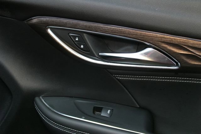 Used 2023 Buick Envision Avenir AWD/4WD image 9