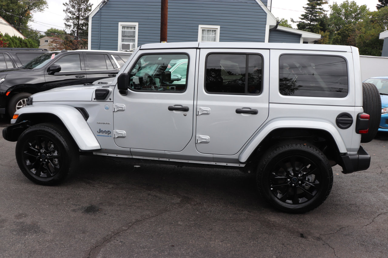 Used 2024 Jeep Wrangler Sahara image 2