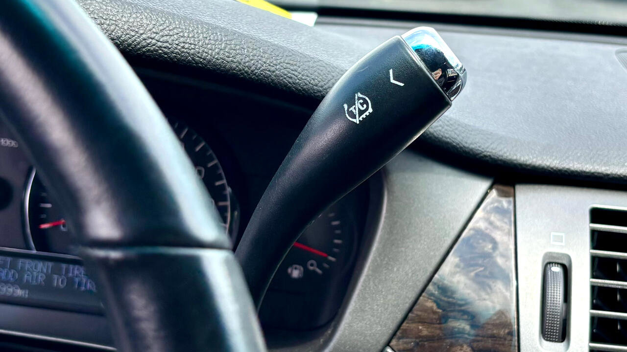 Used 2011 Cadillac DTS Hearse image 16