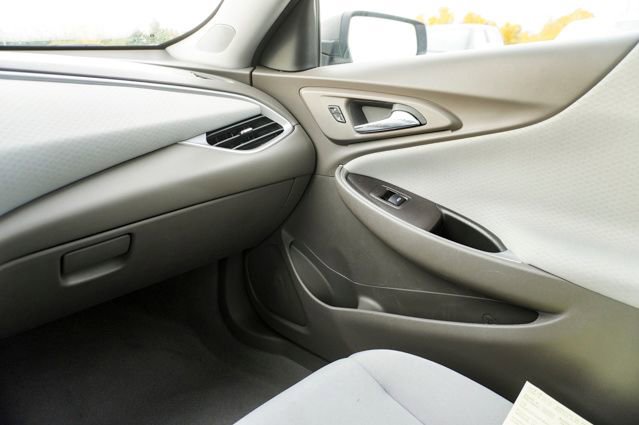 Used 2020 Chevrolet Malibu LS image 25