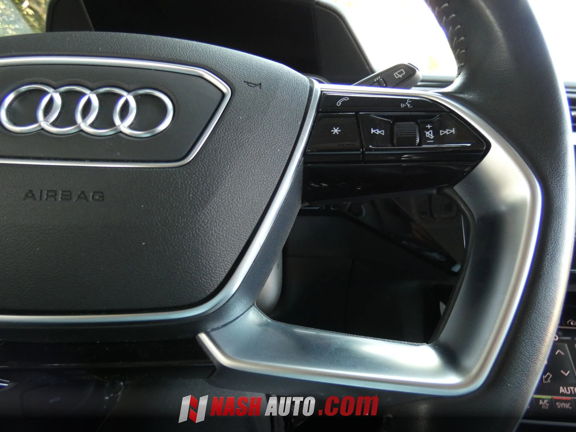 Used 2021 Audi e-tron Premium Plus AWD/4WD image 60