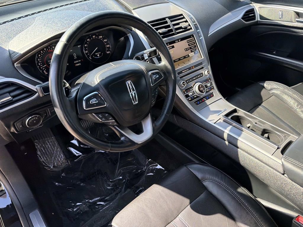 Used 2017 Lincoln MKZ Reserve image 7