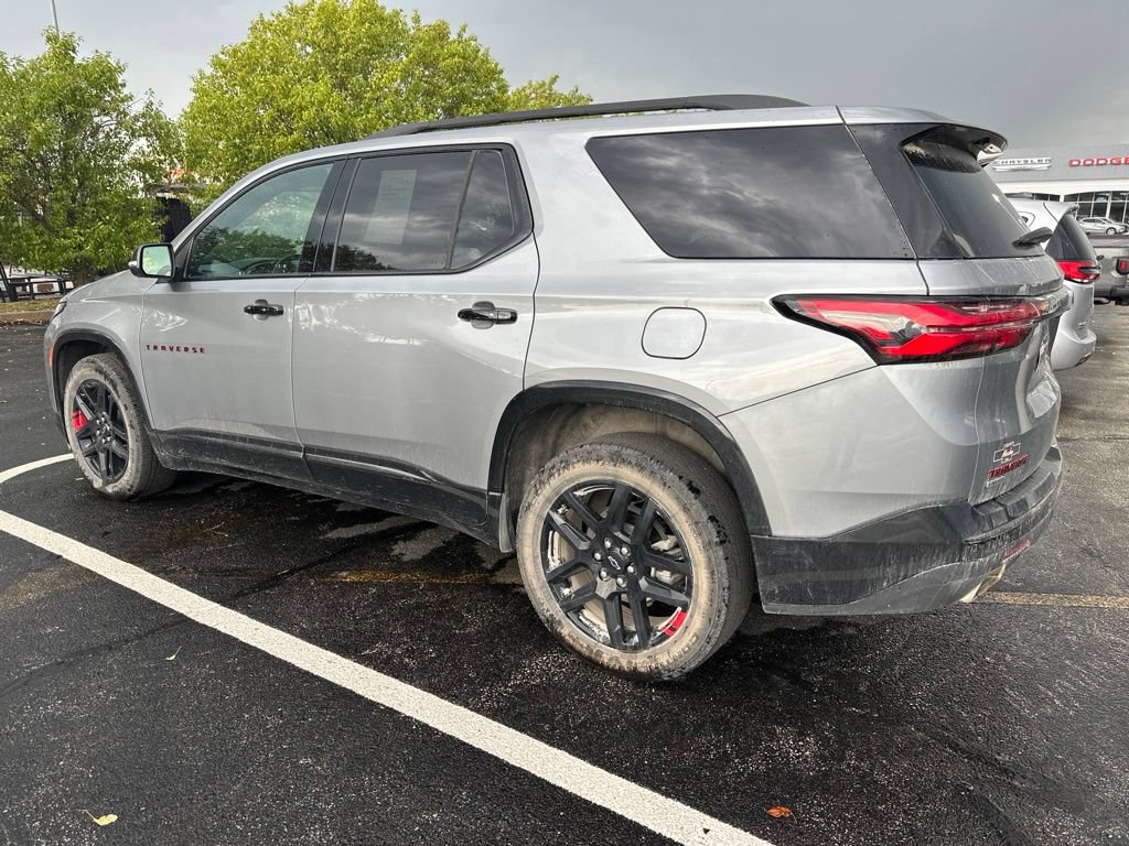 Used 2024 Chevrolet Traverse Premier w/ Redline Edition AWD/4WD image 3