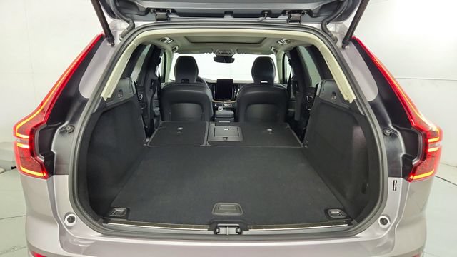 New 2026 Volvo XC60 B5 Plus w/ Climate Package PRO AWD/4WD image 42