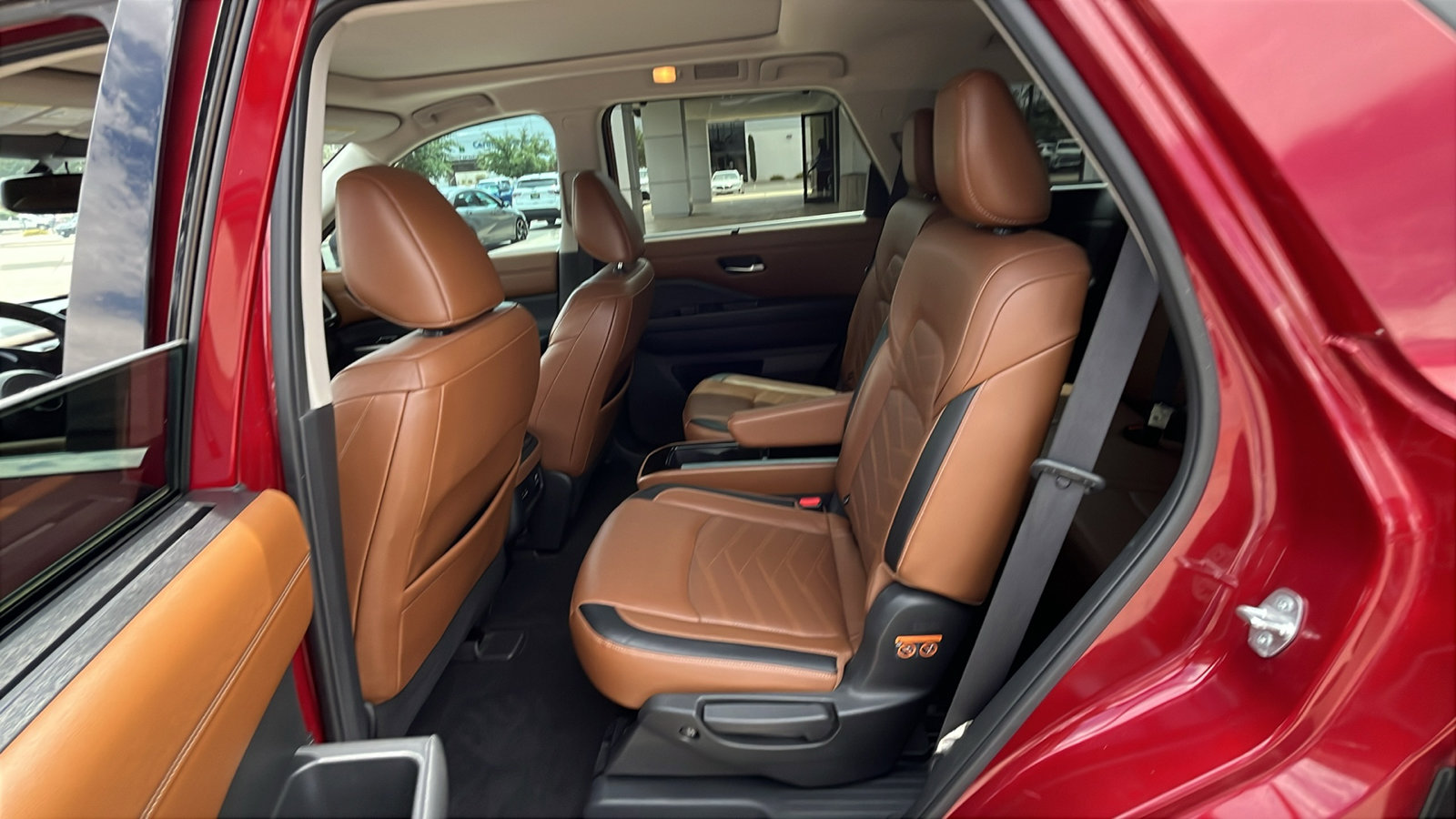Used 2022 Nissan Pathfinder Platinum w/ Cargo Package FWD image 24