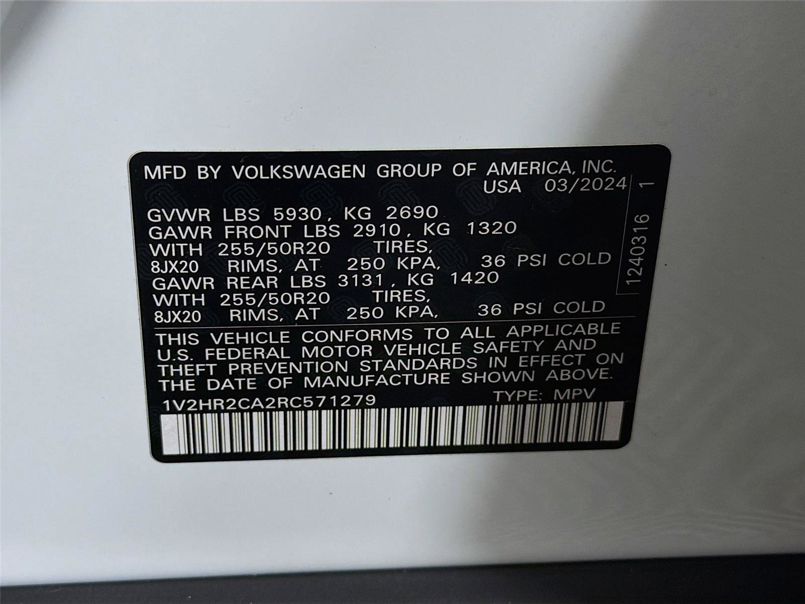 Used 2024 Volkswagen Atlas SE image 32