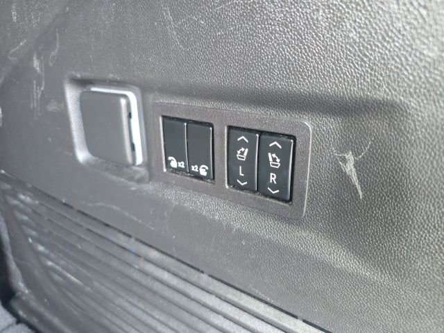 Used 2023 Chevrolet Tahoe LT w/ Luxury Package image 36