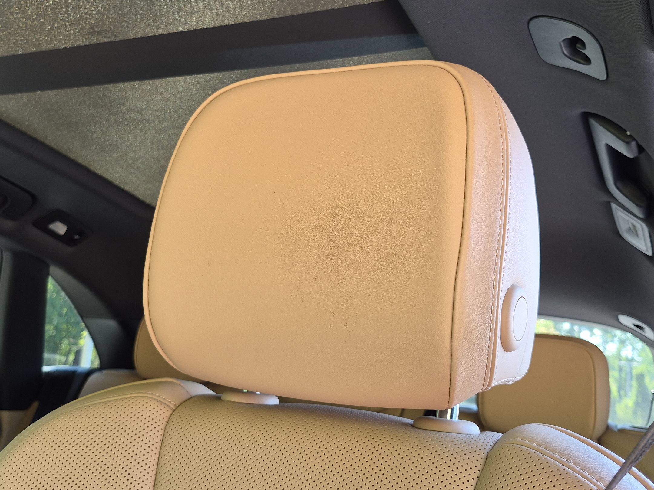 Certified 2026 Porsche Macan AWD/4WD image 6