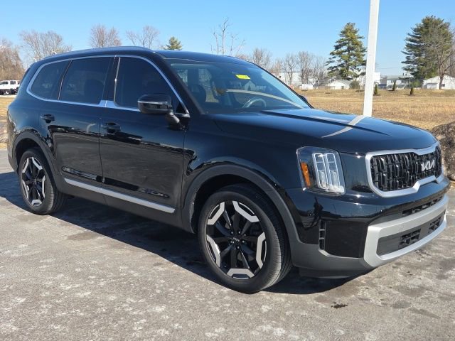 Used 2023 Kia Telluride EX w/ EX Captain's Chair Package 360° Tour