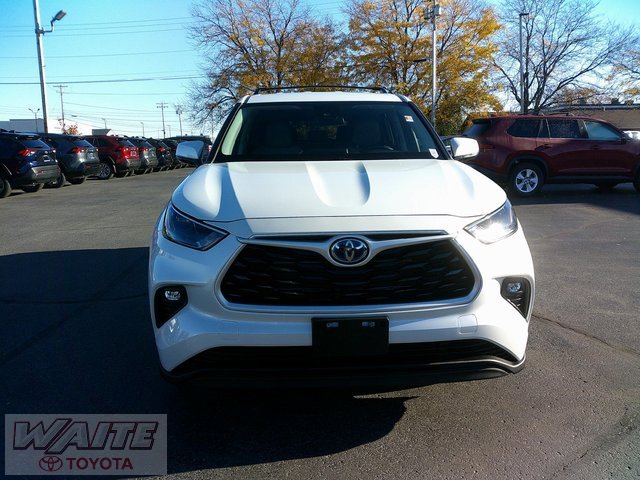 Certified 2023 Toyota Highlander LE image 6