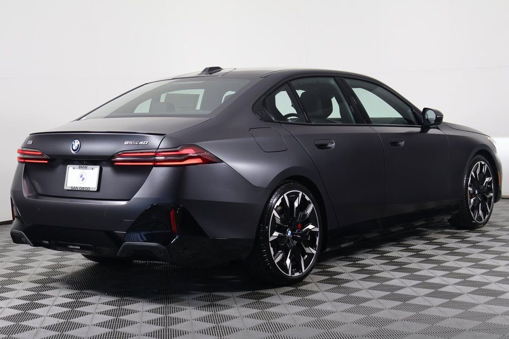 New 2026 BMW i5 eDrive40 image 2