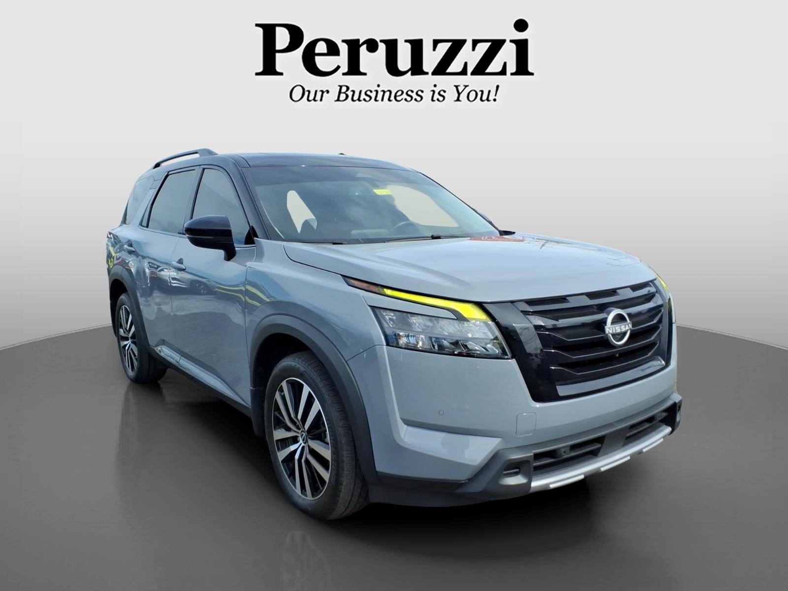 Certified 2025 Nissan Pathfinder Platinum w/ Black Appearance Package AWD/4WD image 1