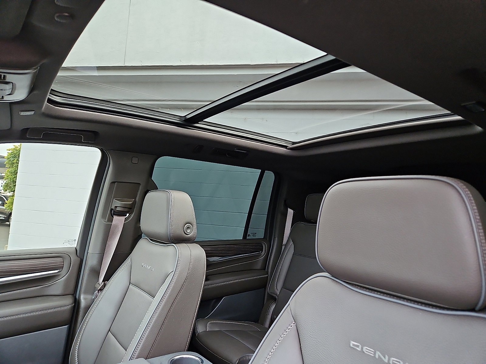 Used 2024 GMC Yukon XL Denali w/ Max Trailering Package image 10