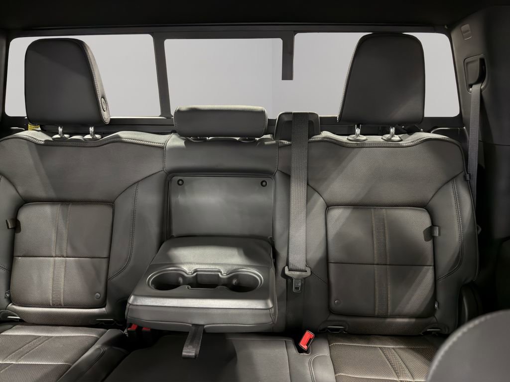 Used 2025 Chevrolet Silverado 1500 High Country w/ Technology Package image 39