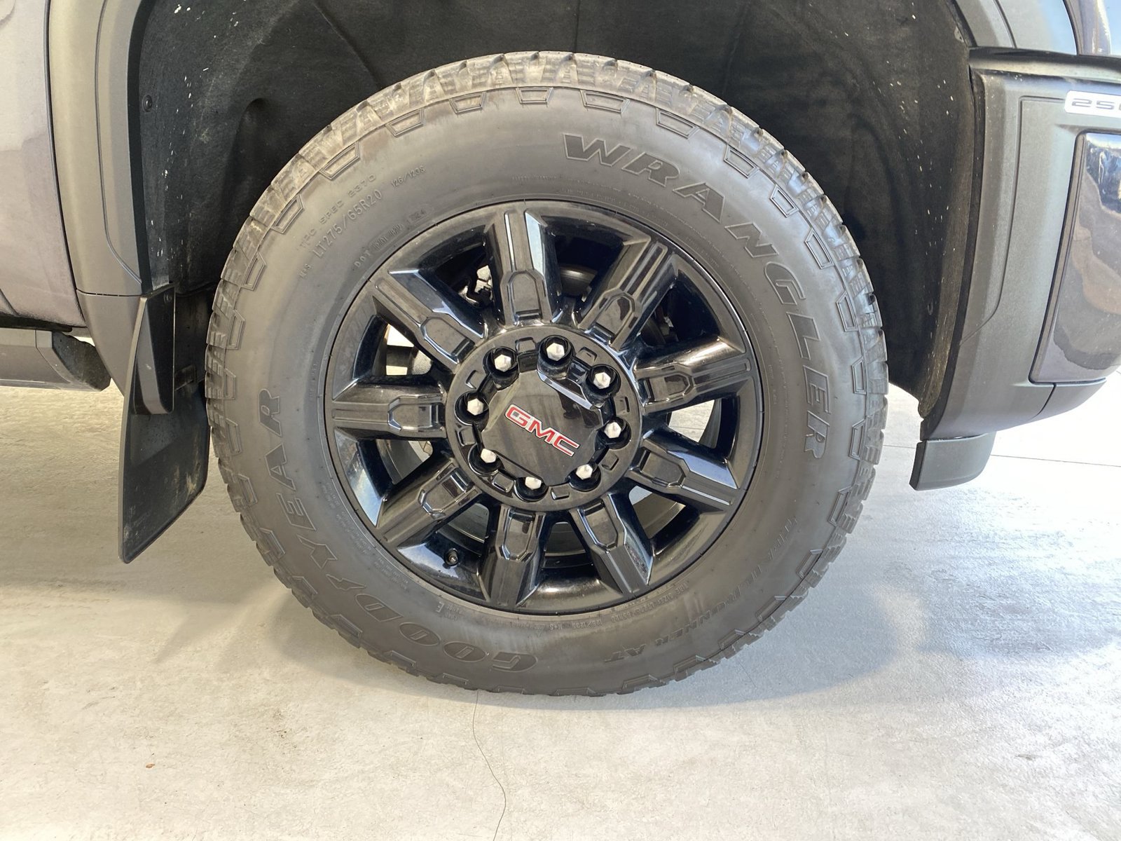 Used 2024 GMC Sierra 2500 AT4 w/ AT4 Premium Plus Package AWD/4WD image 10