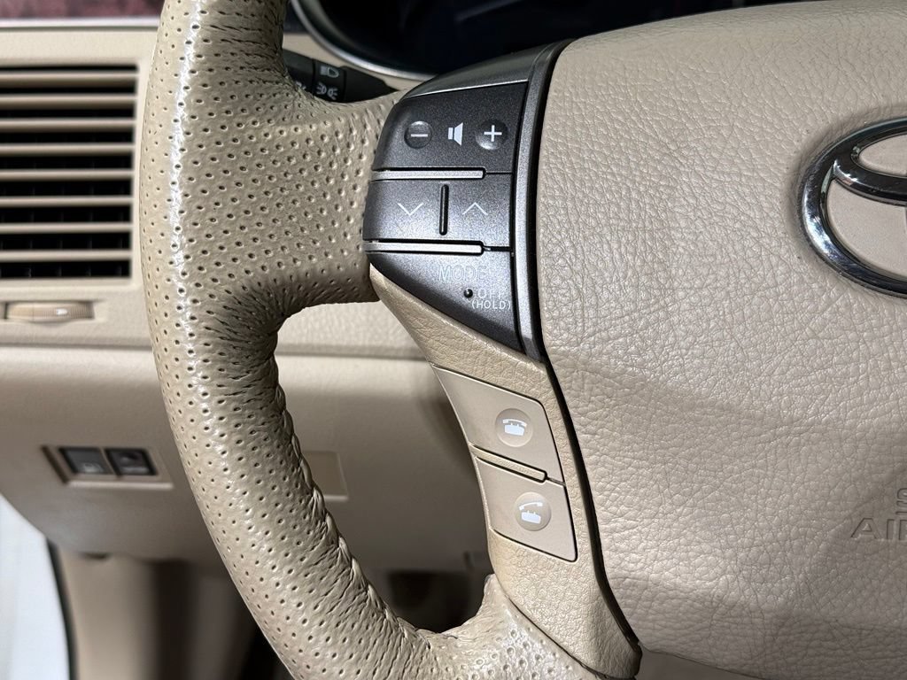 Used 2012 Toyota Avalon Limited FWD image 24
