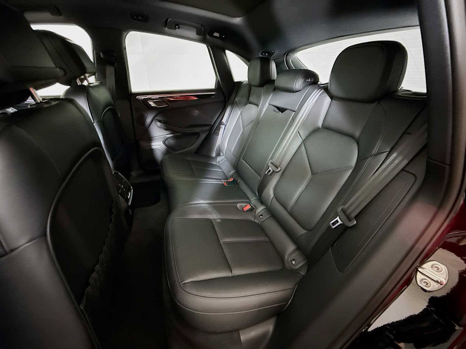 New 2025 Porsche Macan AWD/4WD image 17