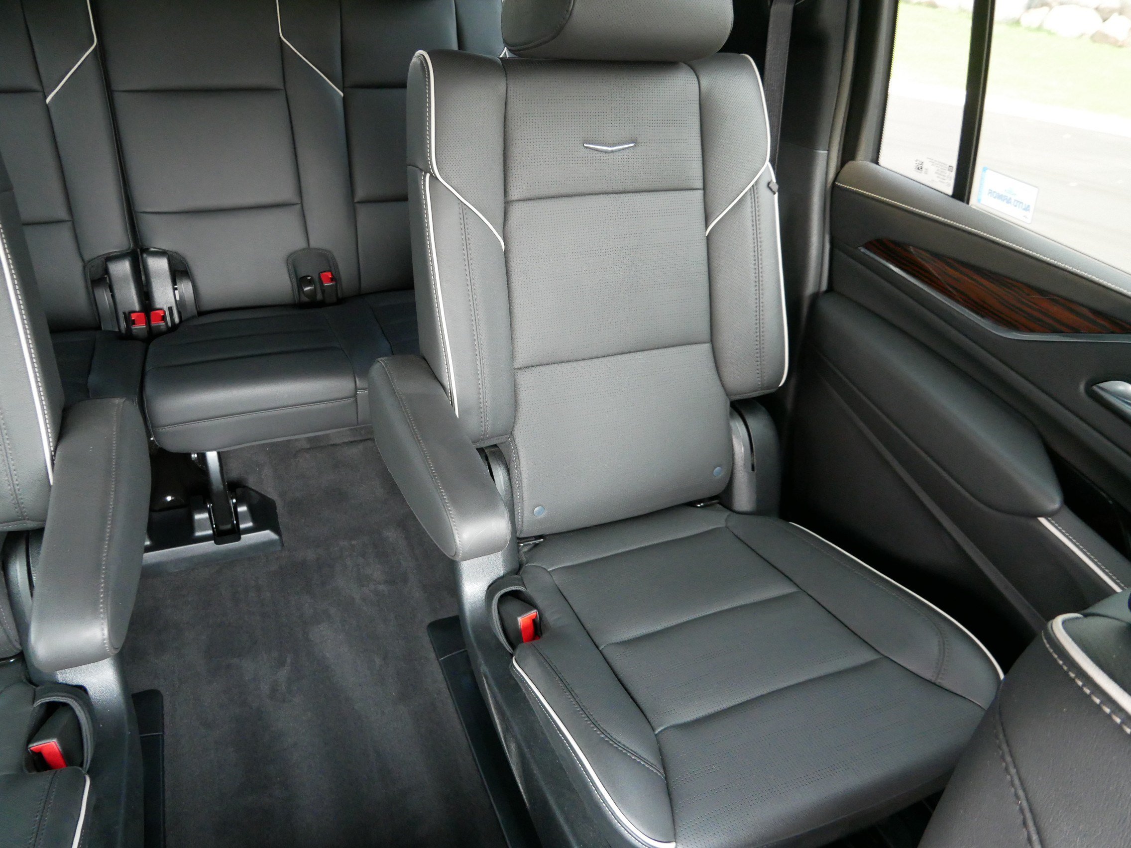 Used 2023 Cadillac Escalade ESV Premium Luxury w/ LPO, Radiant Package AWD/4WD image 14