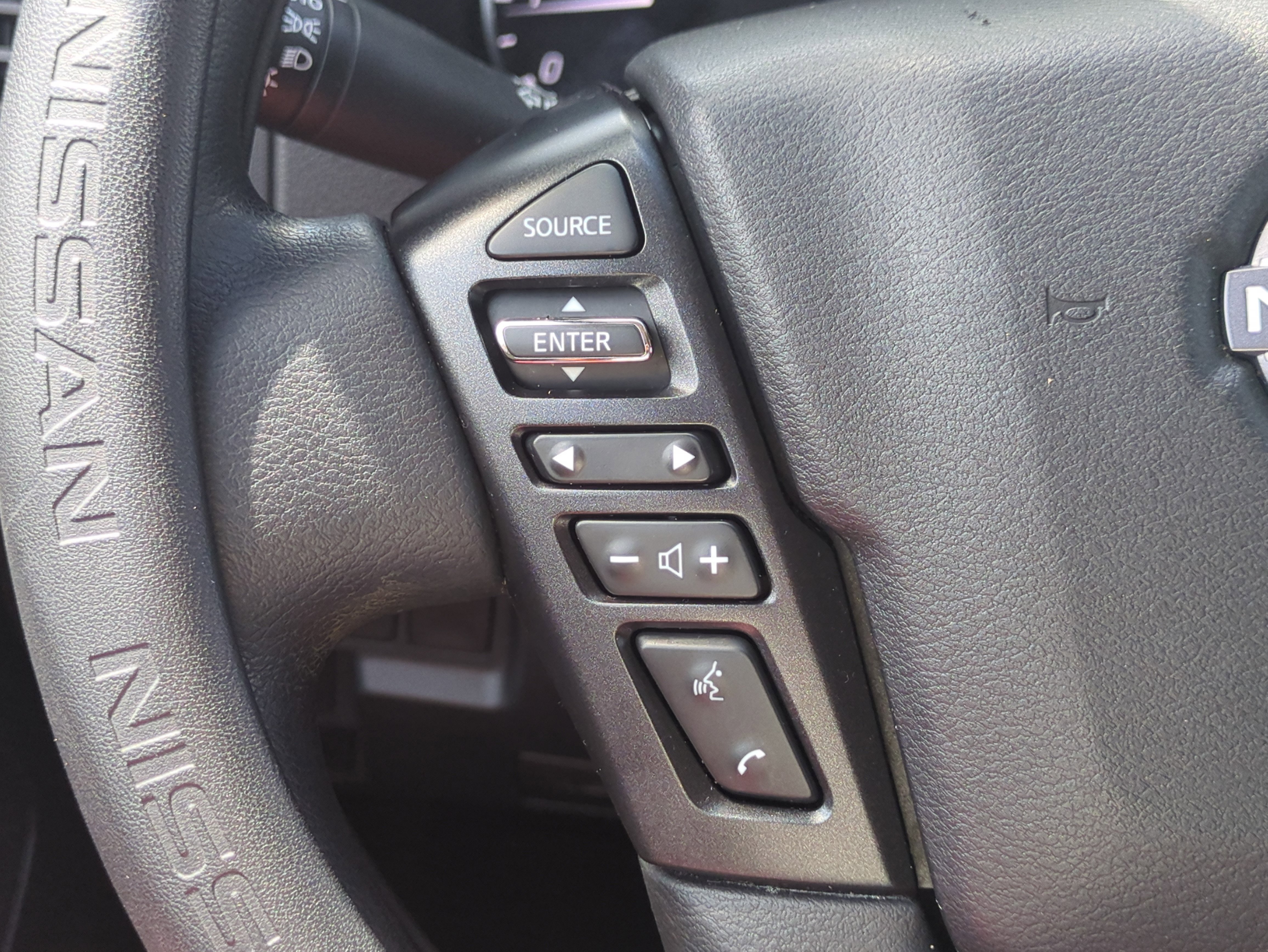 Used 2022 Nissan Frontier S w/ Technology Package image 25