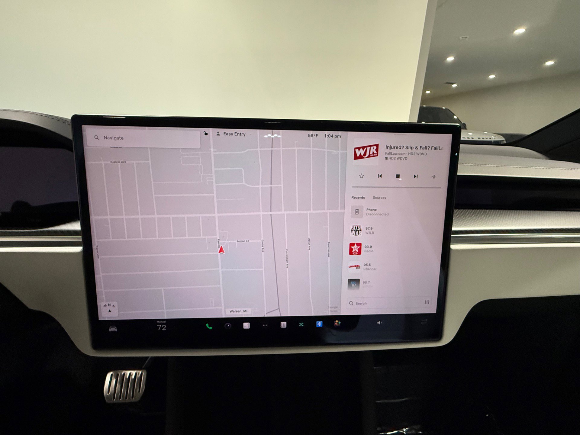 Used 2022 Tesla Model X Plaid image 43